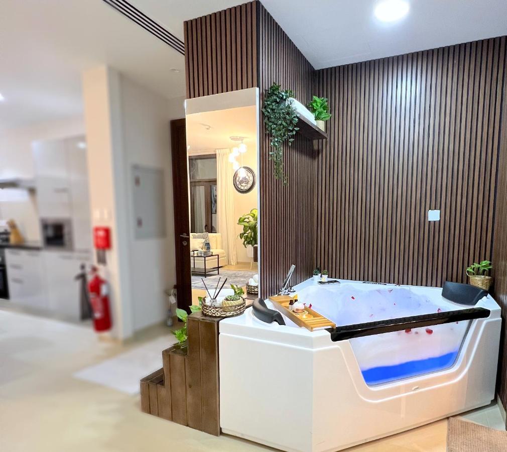 Stylish Apartment With A Jacuzzi Mascate Exterior foto